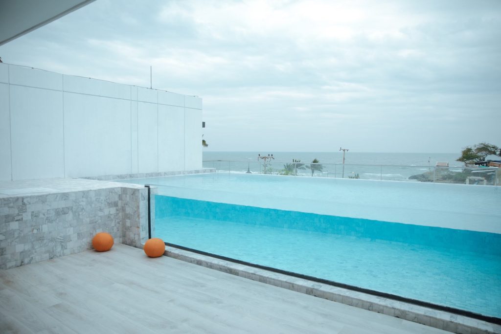 verso huahin resot sky pool suite 8